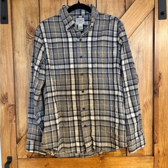 L.L. Bean Other - L.L. Bean Men’s Shirt Medium Flannel Slimfit Button Down
